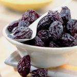 The power of prunes: benefits and harms to the body, use in traditional medicine Pour prunes with boiling water from constipation for adults