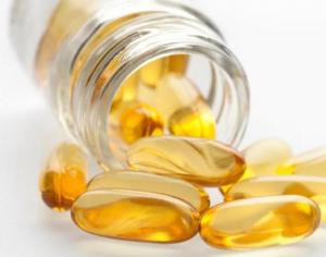 What are the benefits and harms of fish oil capsules?